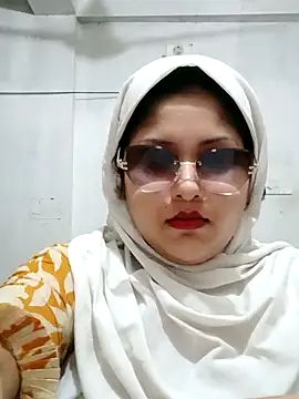 Snapshot of Nusrat-N chatting on May 24, 2026, 1:22 pm Nusrat-N online show from May 24, 2026, 1:22 pm