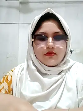 Snapshot of Nusrat-N chatting on May 15, 2026, 8:12 am Nusrat-N online show from May 15, 2026, 8:12 am