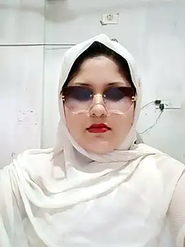 Snapshot of Nusrat-N chatting on June 6, 2026, 10:53 am Nusrat-N online show from June 6, 2026, 10:53 am