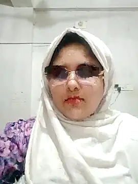 Snapshot of Nusrat-N chatting on May 19, 2026, 2:24 pm Nusrat-N online show from May 19, 2026, 2:24 pm