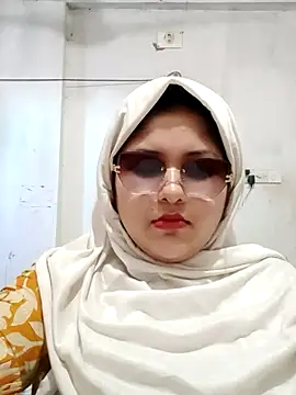 Snapshot of Nusrat-N chatting on May 11, 2026, 2:57 am Nusrat-N online show from May 11, 2026, 2:57 am