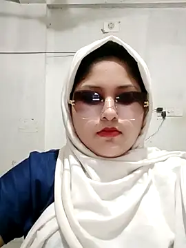 Snapshot of Nusrat-N chatting on May 4, 2026, 1:03 pm Nusrat-N online show from May 4, 2026, 1:03 pm