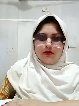 Snapshot of Nusrat-N chatting on May 25, 2026, 1:38 am Nusrat-N online show from May 25, 2026, 1:38 am