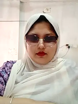 Snapshot of Nusrat-N chatting on June 7, 2026, 6:51 am Nusrat-N online show from June 7, 2026, 6:51 am