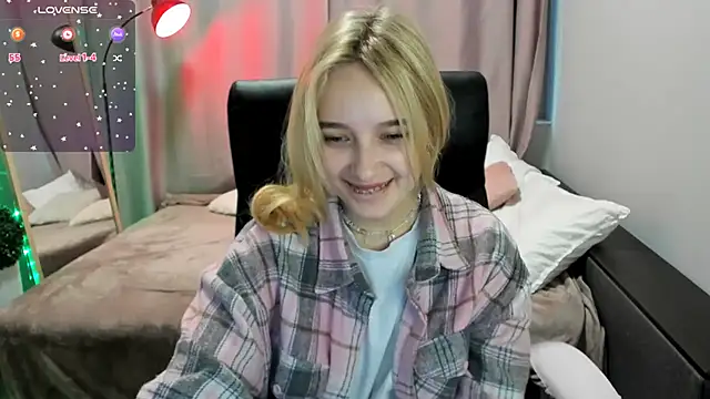 TaisiaHot online show from April 7, 2026, 8:16 am