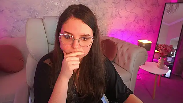 SophieDreamss online show from November 10, 2025, 2:55 pm