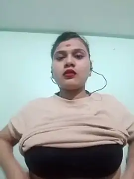 Kavya-Tiwari online show from November 4, 2025, 7:50 pm