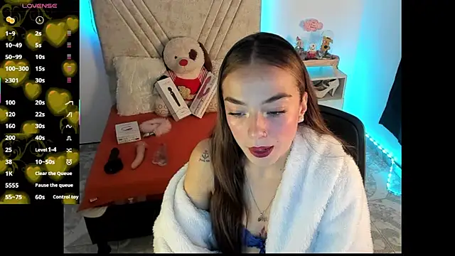 Mia Victoria22 online show from July 23, 2026, 2:20 am