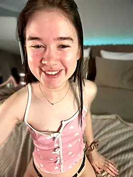 Snapshot of Marryme- chatting on October 2, 2025, 1:36 pm Marryme- online show from October 2, 2025, 1:36 pm