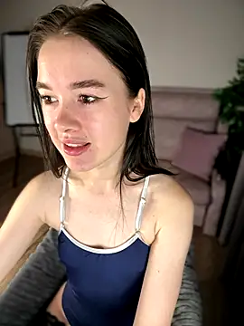 Snapshot of Marryme- chatting on September 18, 2025, 1:25 pm Marryme- online show from September 18, 2025, 1:25 pm