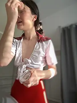 Snapshot of Marryme- chatting on September 28, 2025, 1:29 pm Marryme- online show from September 28, 2025, 1:29 pm