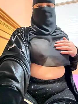  Laiali  online show from October 1, 2025, 11:47 am