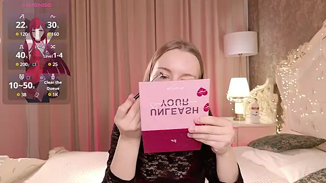 Snapshot of Lucy_Shaw chatting on November 6, 2025, 8:29 am Lucy Shaw online show from November 6, 2025, 8:29 am