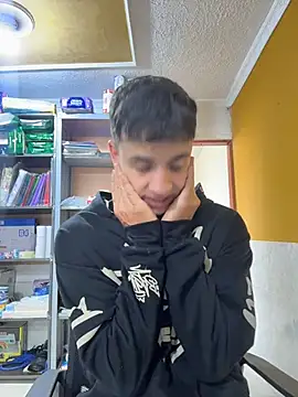 Snapshot of AdrianRinaldi chatting on April 29, 2026, 5:30 pm AdrianRinaldi online show from April 29, 2026, 5:30 pm