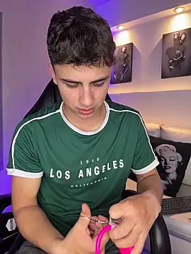 AdrianRinaldi online show from March 31, 2026, 8:11 pm