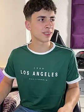 AdrianRinaldi online show from November 11, 2025, 8:03 pm