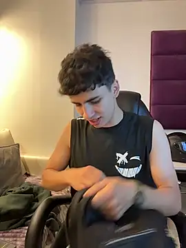 AdrianRinaldi online show from November 20, 2025, 8:09 pm