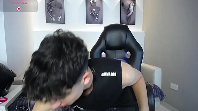 AdrianRinaldi online show from November 12, 2025, 8:12 pm