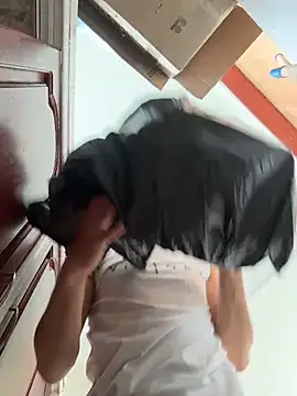 AdrianRinaldi online show from April 19, 2026, 2:40 pm