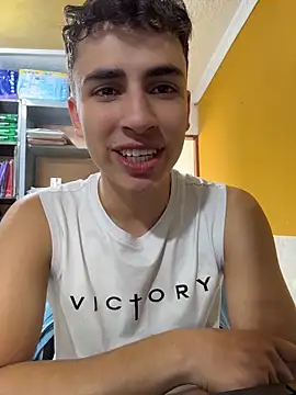 Snapshot of AdrianRinaldi chatting on April 19, 2026, 6:10 pm AdrianRinaldi online show from April 19, 2026, 6:10 pm