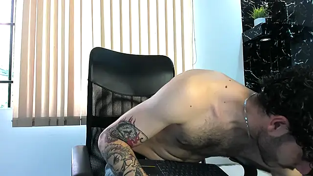 Snapshot of Rafael_Mendezz chatting on November 21, 2025, 8:30 pm Rafael Mendezz online show from November 21, 2025, 8:30 pm