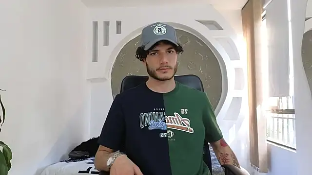 Snapshot of Rafael_Mendezz chatting on November 2, 2025, 8:36 pm Rafael Mendezz online show from November 2, 2025, 8:36 pm