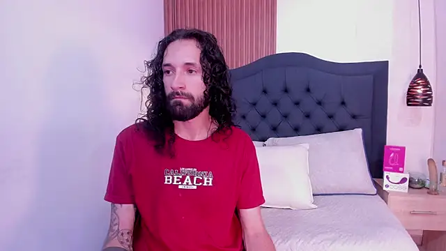 Hisoka 011 online show from April 20, 2026, 7:26 pm