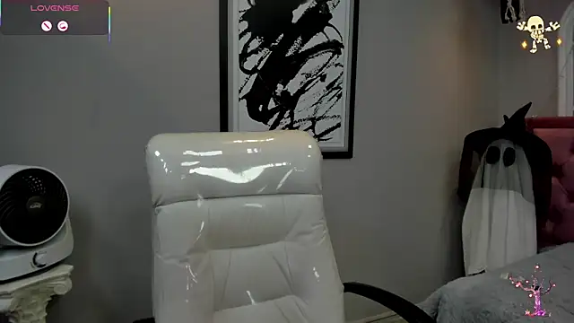 Snapshot of miel_latina chatting on October 30, 2025, 9:33 pm miel latina online show from October 30, 2025, 9:33 pm