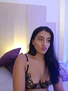 Snapshot of AliishaPss chatting on May 26, 2026, 7:34 pm AliishaPss online show from May 26, 2026, 7:34 pm