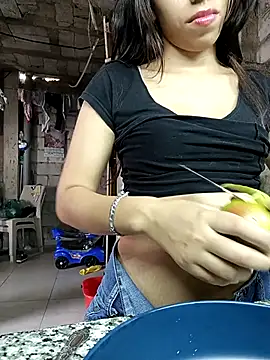 Snapshot of Aley_2025 chatting on December 17, 2025, 4:56 pm Aley 2025 online show from December 17, 2025, 4:56 pm