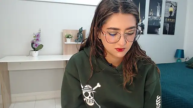 madame lottie online show from October 15, 2025, 12:35 pm