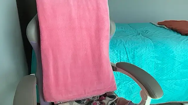 bellana20 online show from November 20, 2025, 6:52 pm