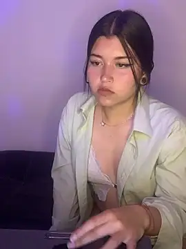 Karma And Sex online show from December 17, 2025, 4:39 am