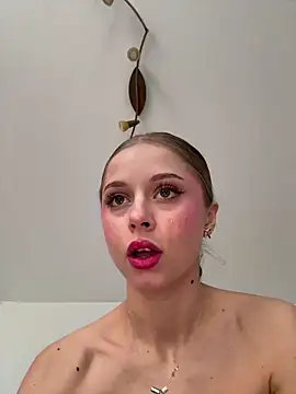 BabyAnais online show from October 31, 2025, 9:06 am