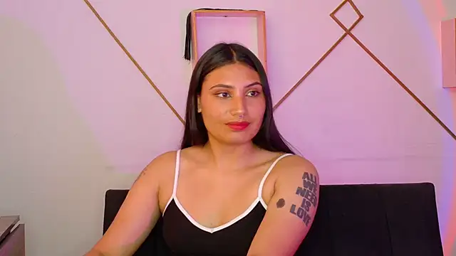 Snapshot of Linda_andrew chatting on December 4, 2025, 5:12 pm Linda andrew online show from December 4, 2025, 5:12 pm