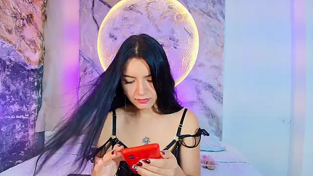 RoxanaBorns  online show from October 8, 2025, 12:07 pm