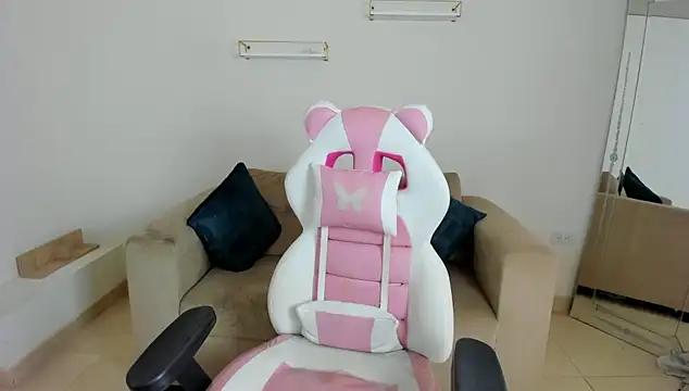 april smiith online show from January 12, 2026, 12:23 pm