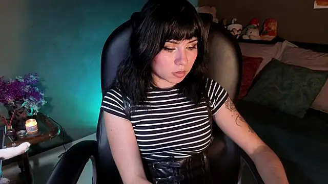 GaiaJoness online show from November 27, 2025, 7:14 pm