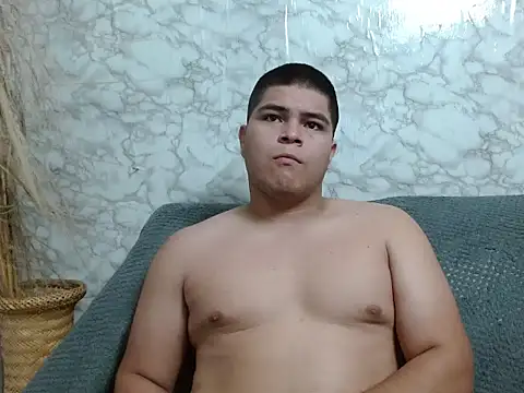 naomi campbel  online show from November 25, 2025, 8:31 pm