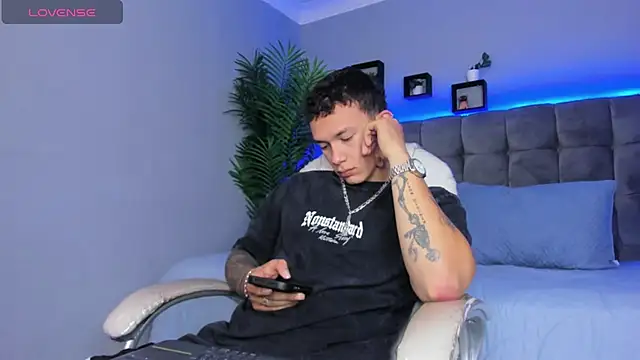 Thomas moon online show from March 28, 2026, 1:34 pm