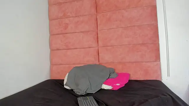 Snapshot of HellAndDante_ chatting on October 2, 2025, 12:58 am HellAndDante online show from October 2, 2025, 12:58 am