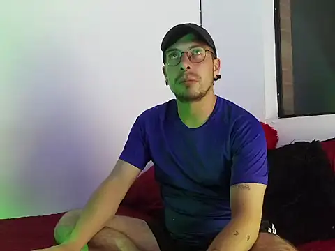 Snapshot of Letorres96 chatting on April 10, 2026, 2:51 am Letorres96 online show from April 10, 2026, 2:51 am