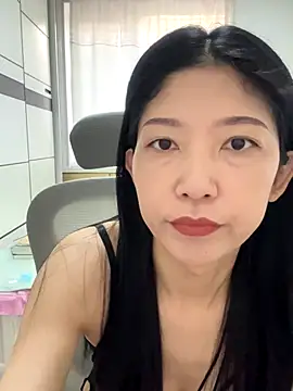 xiaoxianerw online show from November 28, 2025, 6:46 am