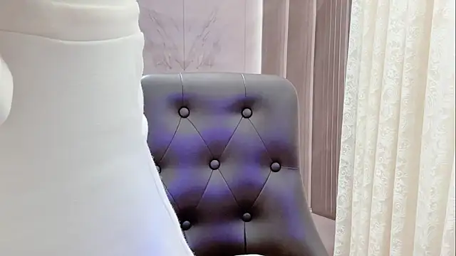 Shenlly online show from April 11, 2026, 7:45 am