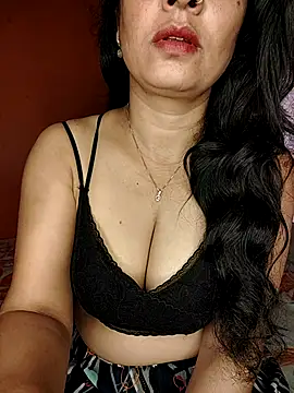 Snapshot of CUTE-PX chatting on October 6, 2025, 4:24 am CUTE-PX online show from October 6, 2025, 4:24 am