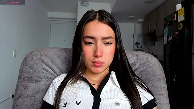 Adhara Kitten online show from June 16, 2026, 2:17 pm