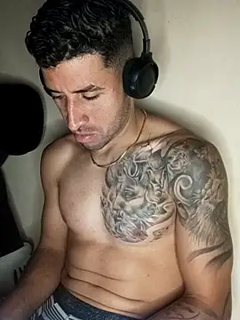 Snapshot of Alexsexygamer chatting on November 8, 2025, 12:36 am Alexsexygamer online show from November 8, 2025, 12:36 am