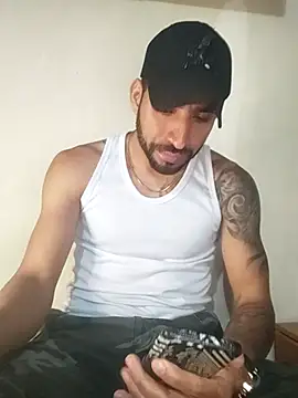 Snapshot of Alexsexygamer chatting on November 21, 2025, 10:20 pm Alexsexygamer online show from November 21, 2025, 10:20 pm