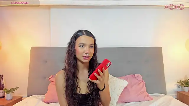 Snapshot of Luna_Claire chatting on November 20, 2025, 12:50 pm Luna Claire online show from November 20, 2025, 12:50 pm