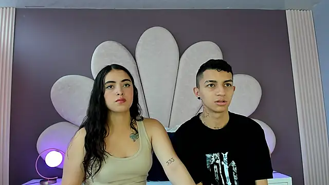 Snapshot of NickandAbby_ chatting on November 9, 2025, 3:38 pm NickandAbby online show from November 9, 2025, 3:38 pm